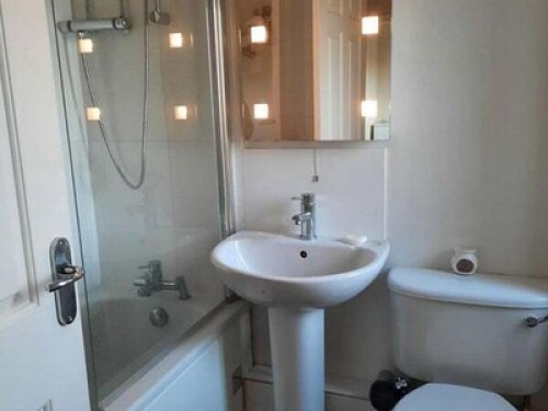 lovely room own bathroom  - Gallery -  2