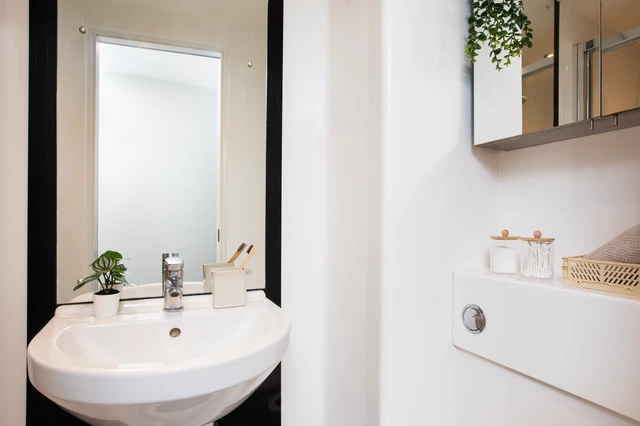  Double Partly Accessible En-Suite  -  Stapleton House Unite  - Gallery -  6