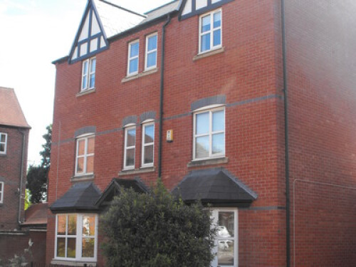 come-and-share-our-lovely-clean-br-birmingham-48855866320240815033329AM