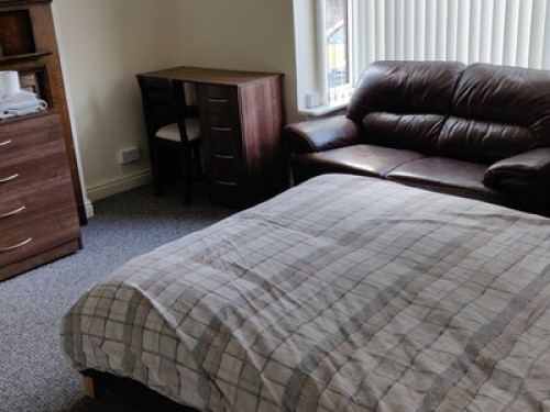 double-rooms-near-erdington-station-birmingham-154392861920240815033506AM