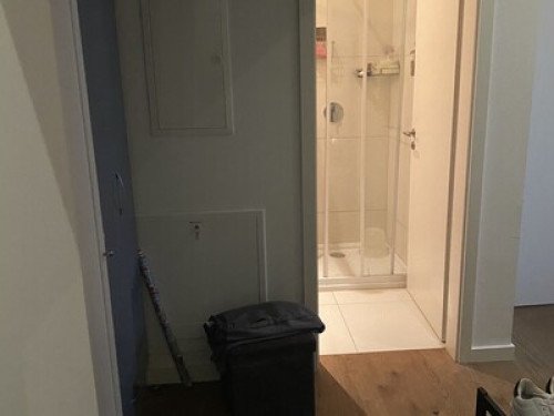 Rainbow Super friendly host for sha