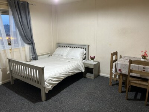 Your Room in the center of Wolverha - Gallery - 6