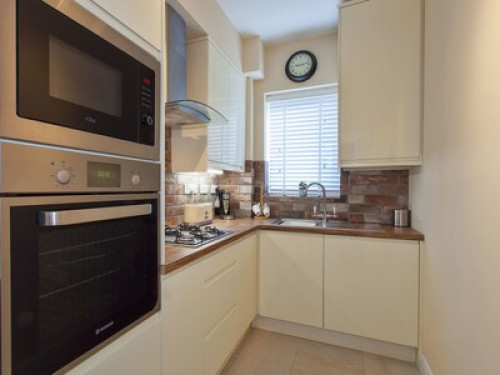 traditional-executive-private-room-nottingham-118952925820240815034533AM
