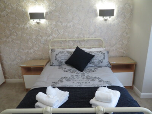 traditional-executive-private-room-nottingham-197090613820240815034530AM