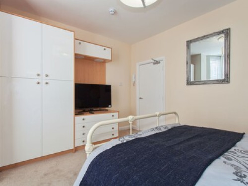 traditional-executive-private-room-nottingham-66283282320240815034531AM