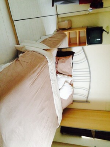 double-bedroom-available-host-famil-nottingham-113721751020240815034624AM