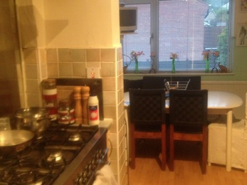 double bedroom available host famil