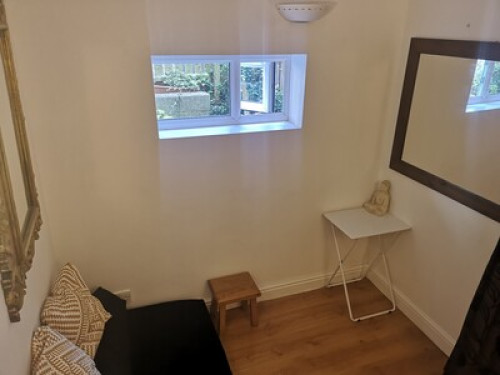 come-to-the-land-of-robin-hood-nottingham-78502705720240815034651AM