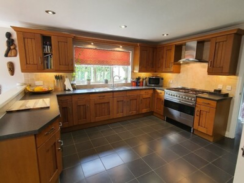 Ideal Professional And Student Room