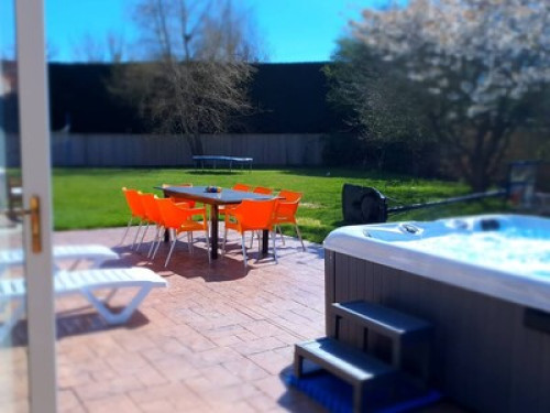 Ideal Professional And Student Room