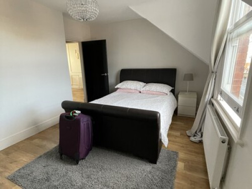 beautiful-property-close-to-the-uni-nottingham-170747596720240815034809AM
