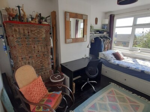 large-back-bedroom-nottingham-137512082820240815034813AM