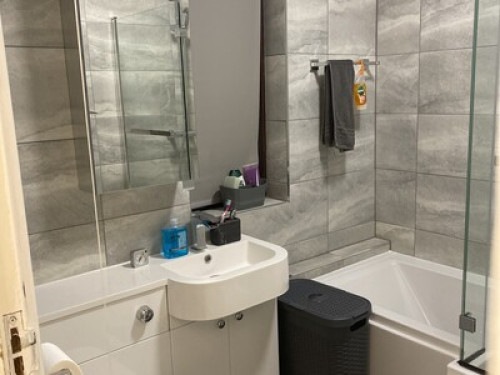 comfy-room-in-modern-house-nottingham-144624118220240815034816AM