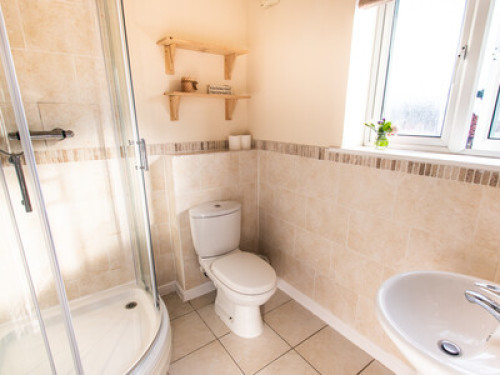 king-bed-ensuite-all-private-lincoln-110719084520240815035052AM