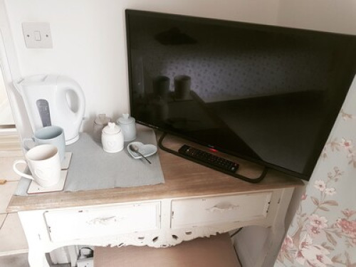 king-bed-ensuite-all-private-lincoln-150433241520240815035052AM