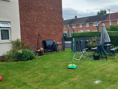 3 beds in room great food friendly 