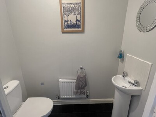 lovely-spare-room-available-manchester-34117931920240815035213AM