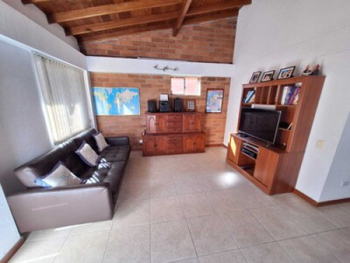 Habitación en espectacular casa.