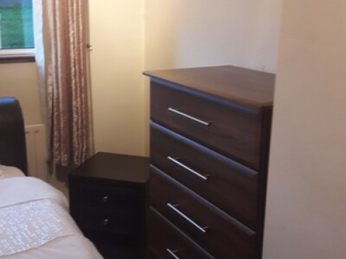 Lovely bedroom in a quiet area 