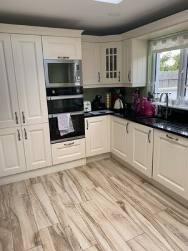 Single Room to Rent in Family Home