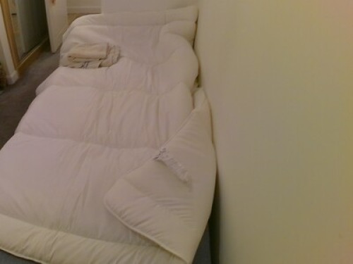 Single bedroom in apartment