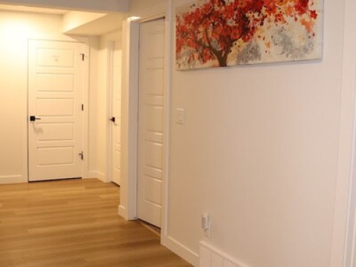 New and quiet room basement suite - Gallery - 9