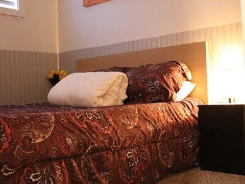 New and quiet room basement suite - Gallery - 11