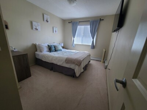 Comfortable Room in SE Edmonton
