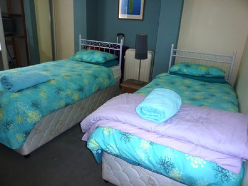 room-in-sunny-apartment-near-beach-liverpool-129005632320240815042050AM