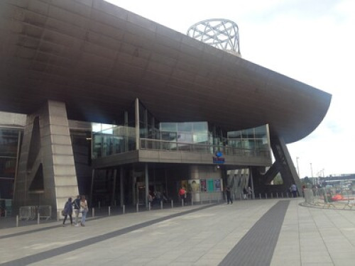 welcoming-warm-and-friendly-home-manchester-119525723620240815042147AM