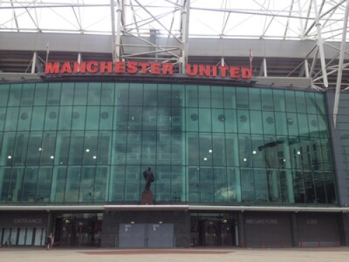 welcoming-warm-and-friendly-home-manchester-122894698120240815042135AM