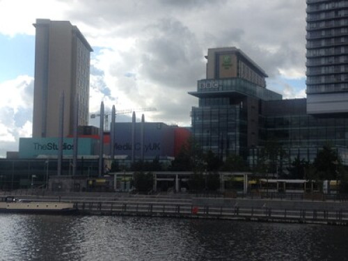 welcoming-warm-and-friendly-home-manchester-152260601720240815042149AM