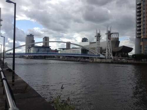 welcoming-warm-and-friendly-home-manchester-154906581620240815042154AM