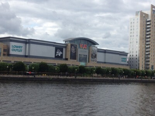 welcoming-warm-and-friendly-home-manchester-204181016220240815042144AM