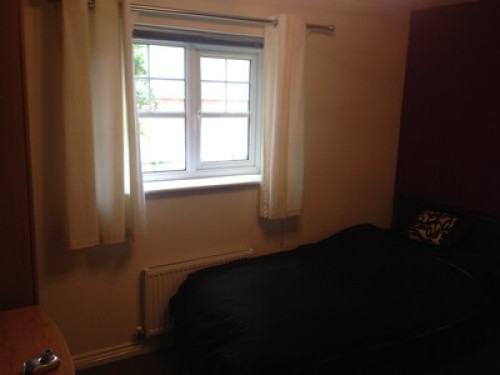 welcoming-warm-and-friendly-home-manchester-23101259920240815042127AM