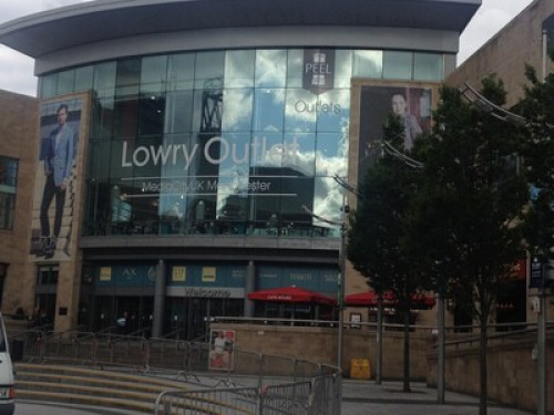 welcoming-warm-and-friendly-home-manchester-39664539820240815042145AM