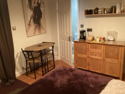 Self contained en suit bedroom  - Gallery -  5