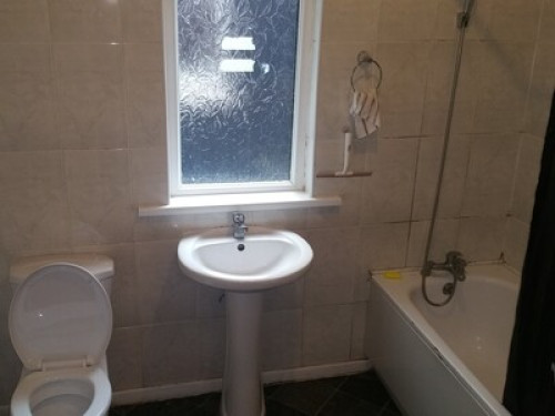 homestay-with-friendly-grandma-manchester-166886016920240815042628AM