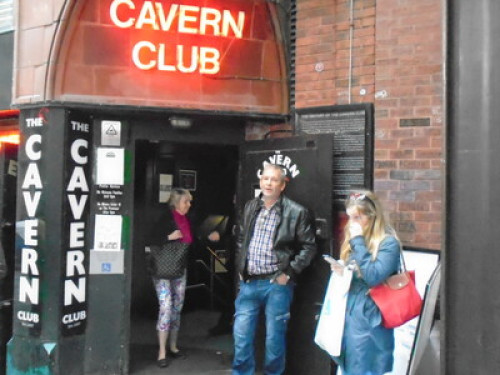 tea-in-liverpool-quiet-en-suite-liverpool-42672817620240815042656AM