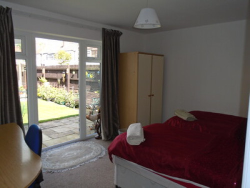tea-in-liverpool-quiet-en-suite-liverpool-83677729620240815042708AM