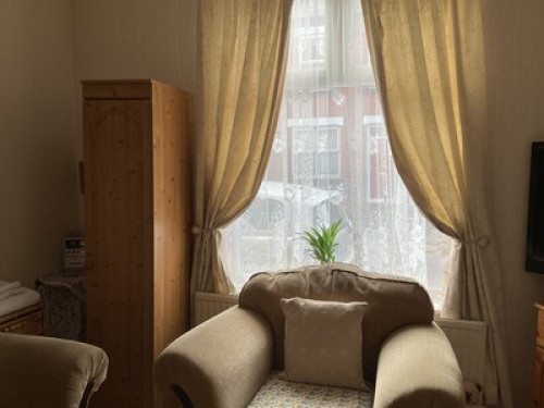 baby-bedsit-manchester-15143706720240815042937AM