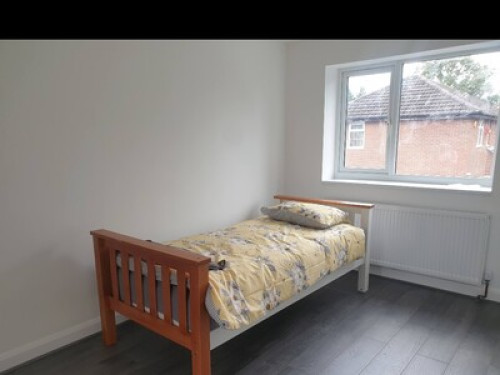 Room to rent in a 3 bed house  - Gallery - 11