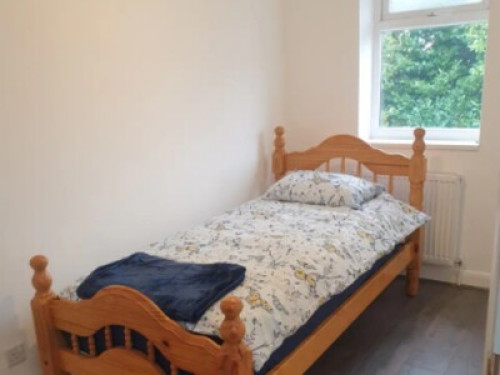 Room to rent in a 3 bed house  - Gallery - 10