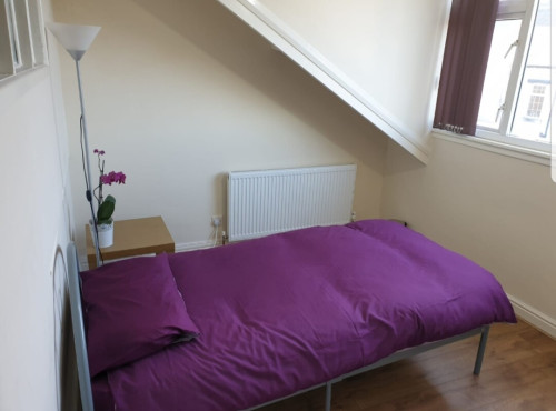 Room to rent in a 3 bed house  - Gallery - 9