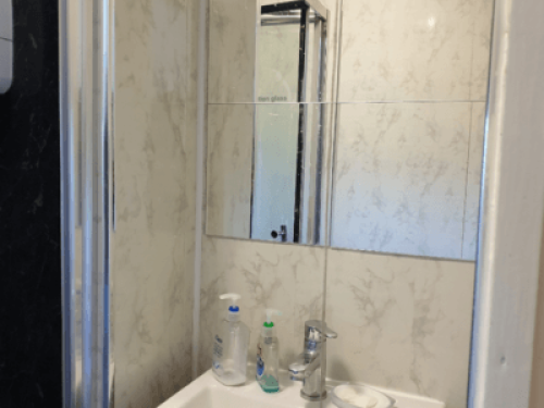 Room to rent in a 3 bed house   - Gallery -  5