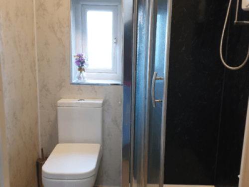 Room to rent in a 3 bed house 