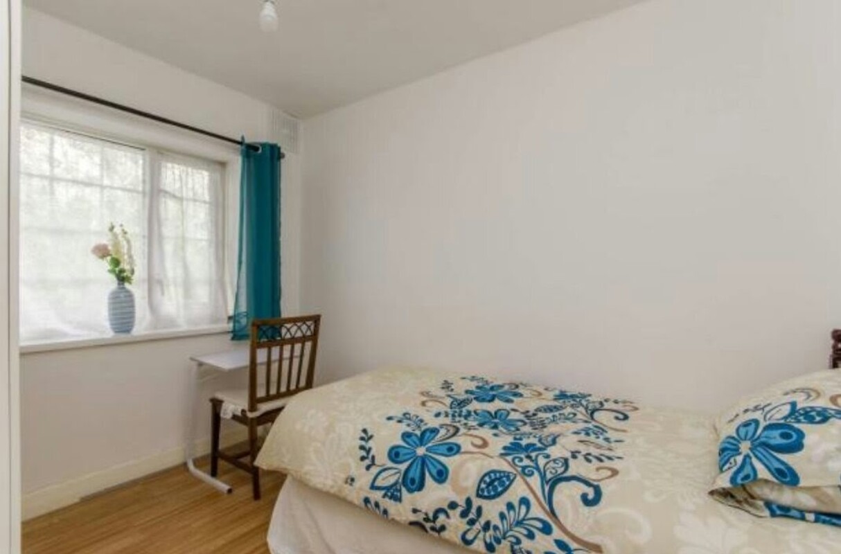 Room Single For Female In London (Full Room) - 1