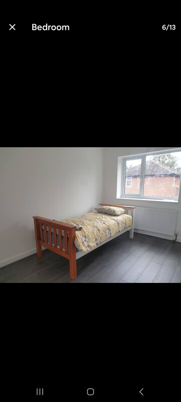Spacious Bedroom (Full Room) - 1