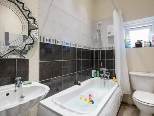 Bradford home from home! - Gallery - 13