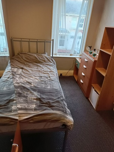 2 Bedrooms In Large Blackpool House - Gallery - 12